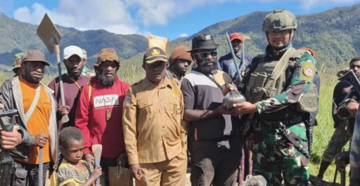 Tokoh Adat Obano Apresiasi Program Bakti Sosial TNI Satgas Pamtas RI–PNG