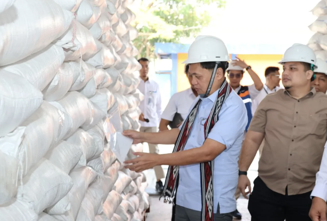 DPR Tinjau Gudang Bulog, Pastikan Ketersediaan Beras Nasional
