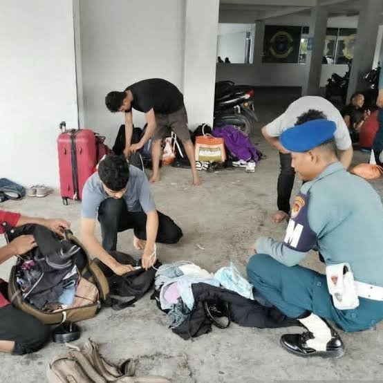 TNI AL Gagalkan Penyelundupan 16 Pekerja Migran Ilegal dari Malaysia, Negara Hadir Lindungi Warga