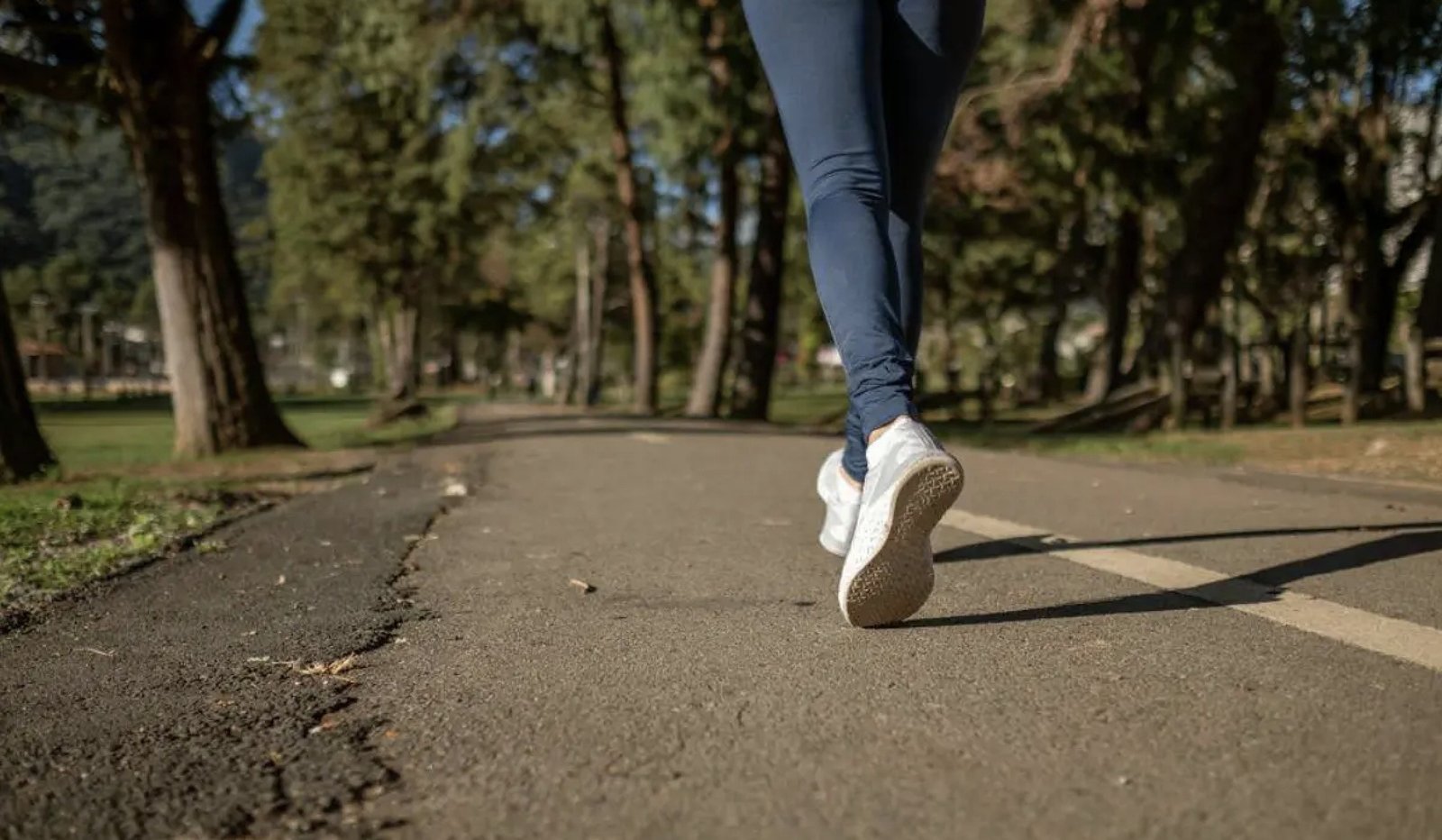 Apa Itu Japanese Walking? Olahraga Viral yang Ramah Segala Usia