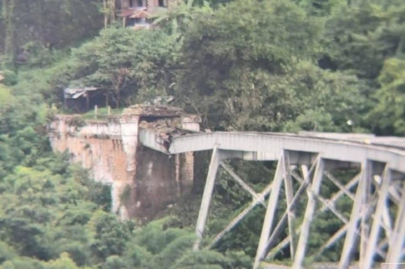 Jembatan Kolonial Ikonik Gokteik Hancur di Tengah Perang Saudara Myanmar