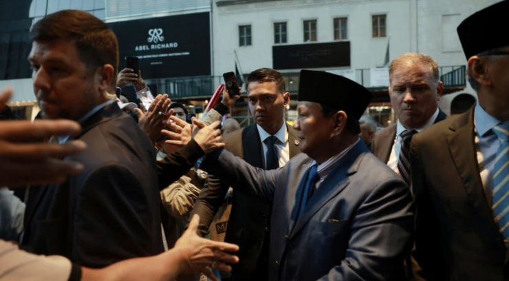 Diplomasi Indonesia Dimulai, Prabowo Tiba di AS Disambut Antusias Diaspora