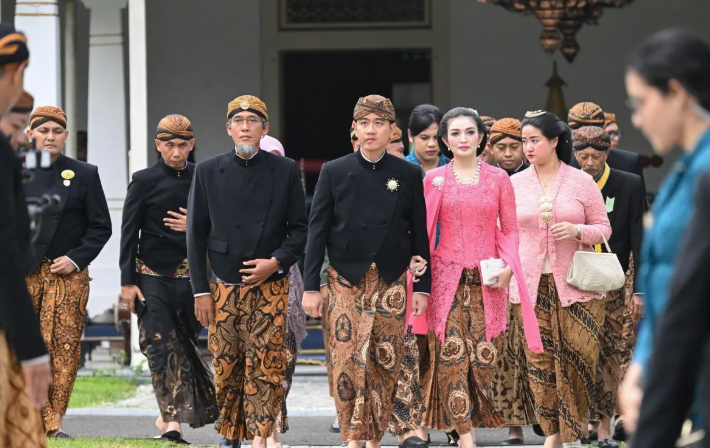 Wapres dukung pelestarian budaya Surakarta, hadiri Tingalan Jumenengan