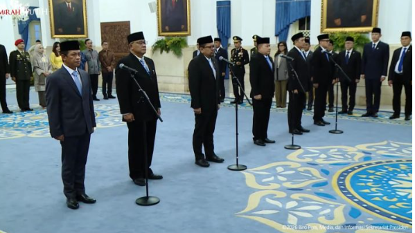 Reshuffle Kabinet: Dudung Jadi KSP, Jumhur Hidayat Menteri Lingkungan Hidup