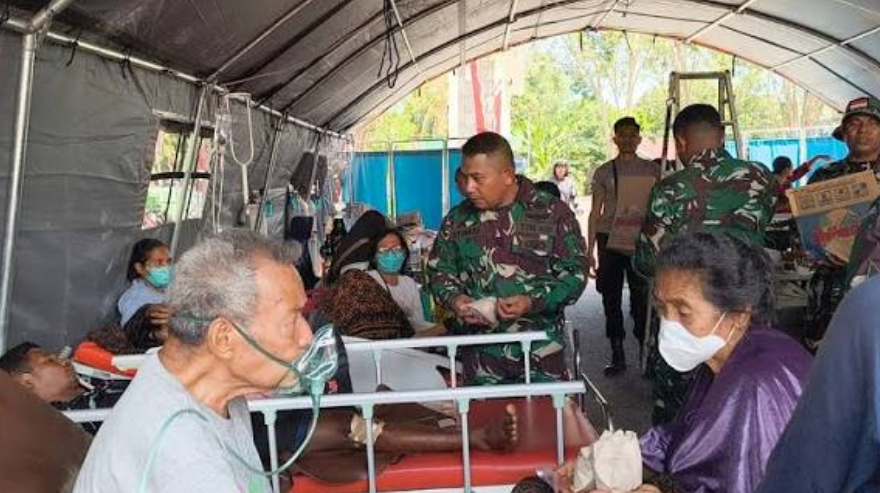 Bukan Sekadar Bantuan Medis, TNI AL Dampingi Pemulihan Mental Anak Korban Gempa NTT
