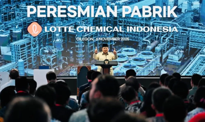 Prabowo Resmikan Pabrik Petrokimia Terbesar se-Asia Tenggara, Tonggak Baru Kemandirian Industri Nasi