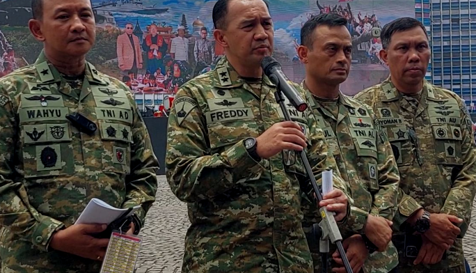 TNI Evaluasi Distribusi Bantuan ke Korban Banjir-Longsor di Sumatera — Perbaiki Airdrop & Logistik D