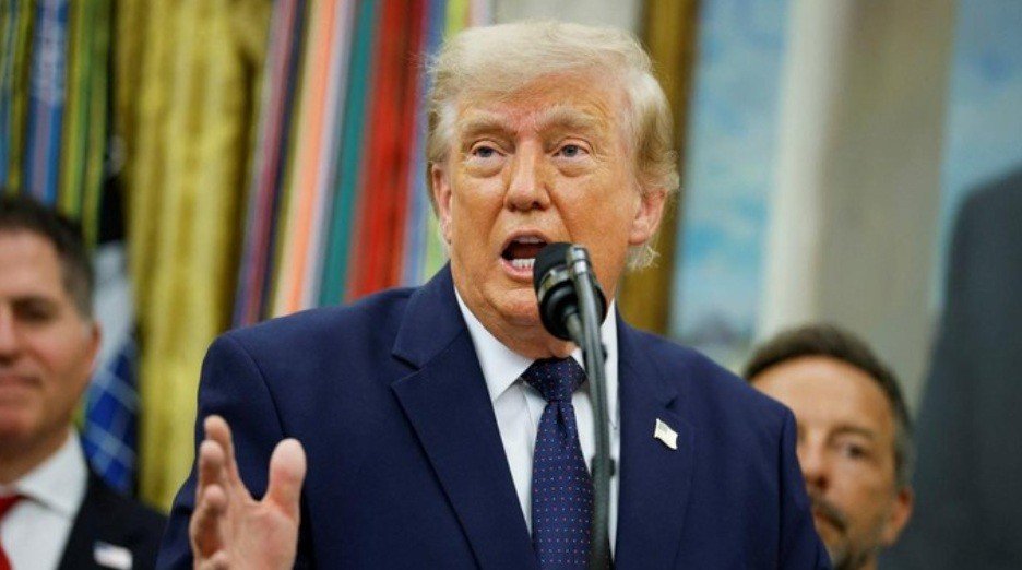Klaim Peran Penjaga Selat Hormuz, Presiden Trump Terapkan Tarif Kargo 20 Persen