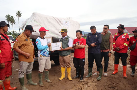 Kementerian Kehutanan Salurkan Bantuan untuk Korban Banjir Bandang di DAS Kuranji, Sumbar