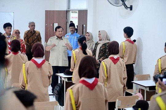 Prabowo Kunjungi Sekolah Rakyat di Jakarta Selatan