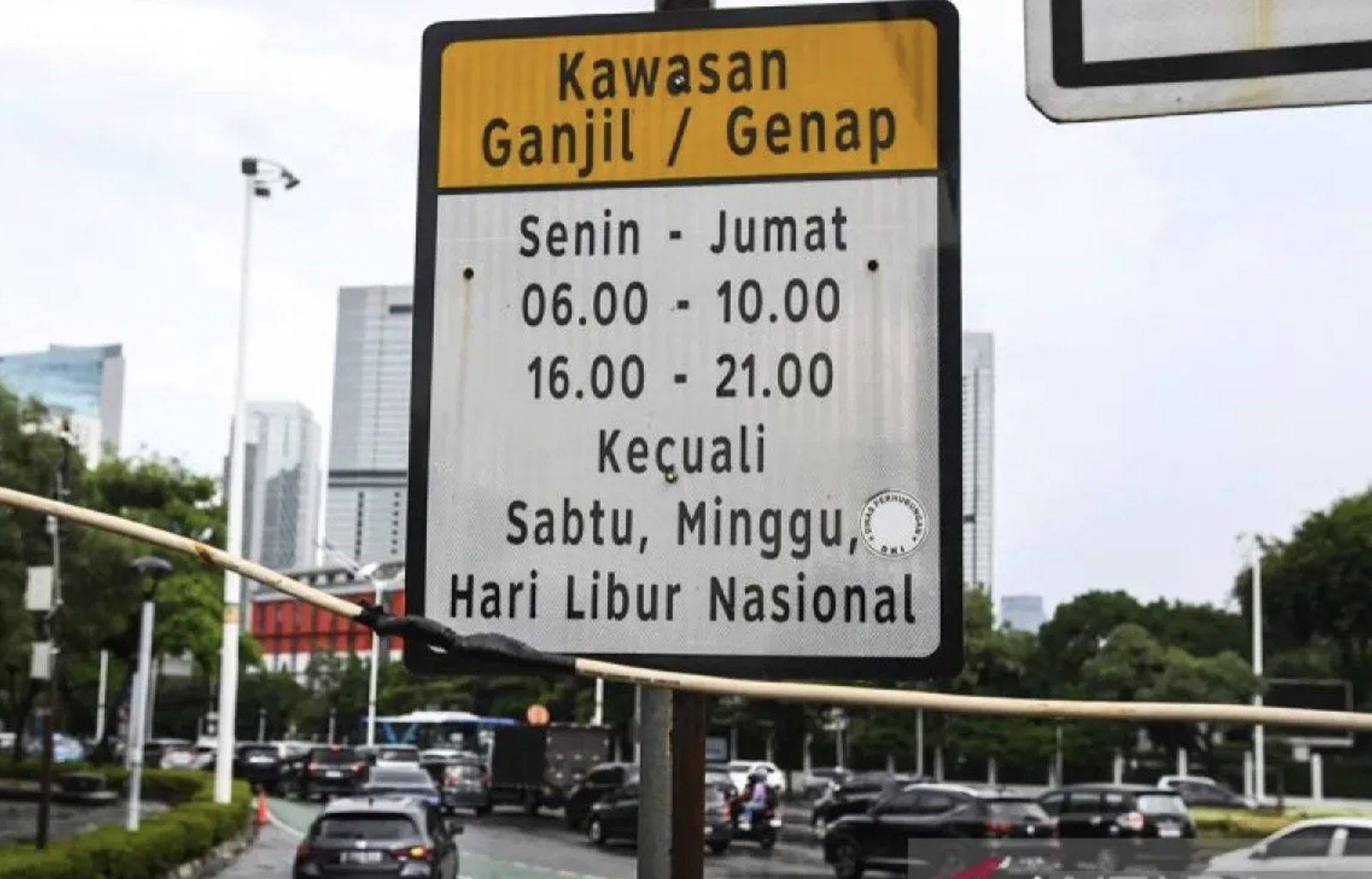 Dorong Kendaraan Rendah Emisi, Pemprov DKI Pastikan Mobil Listrik Bebas Ganjil Genap dan Pajak
