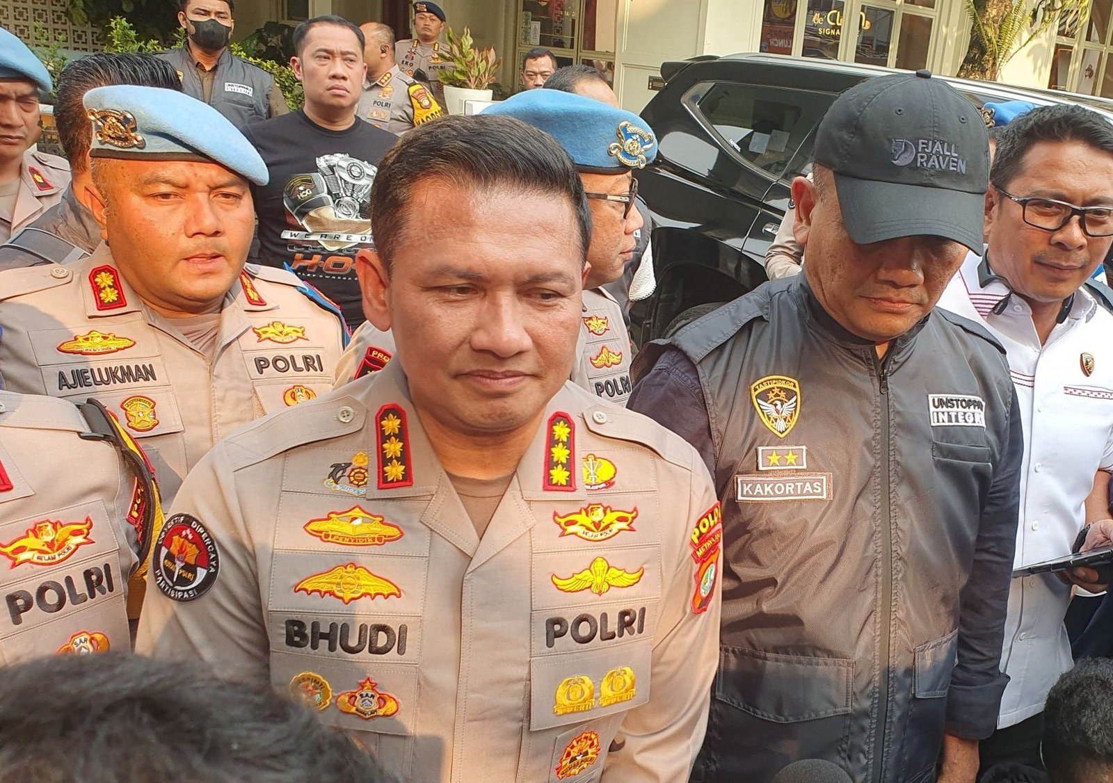 Polisi Amankan Kafe deClan dan Money Changer di Cipete dalam Penanganan Tiga Kasus Korupsi