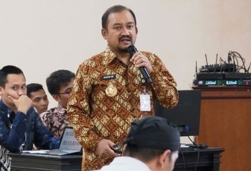 BREAKING NEWS! KPK OTT Bupati Pemalang Anom Widyantoro