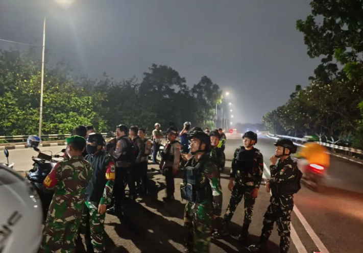 TNI Patroli Bareng Polisi, Jaga Jakarta usai Demo 27 Agustus