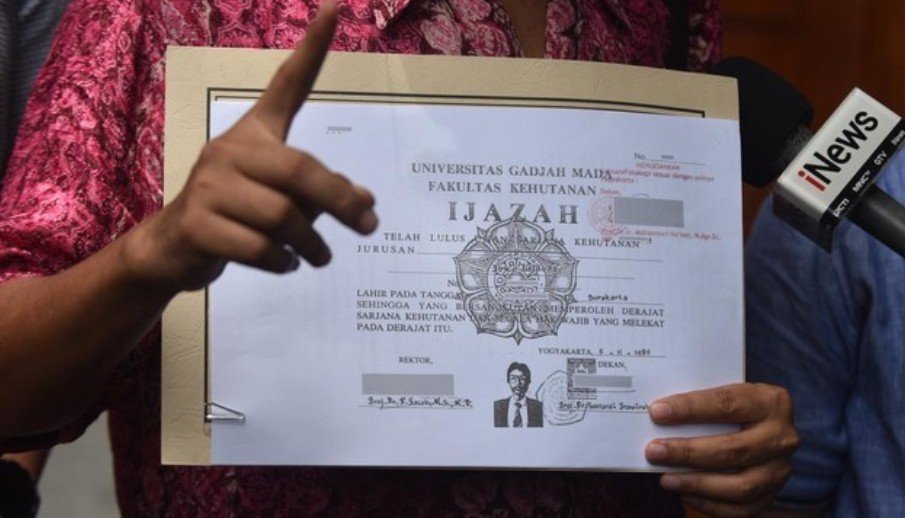 Babak Baru Kasus Ijazah Jokowi, Penggugat Kini dari Alumnus UGM