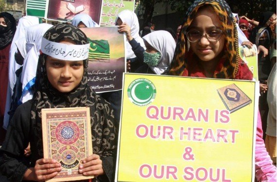 Aktivis Anti-Islam Bakar Al-Quran di Dearborn, Picu Kecaman
