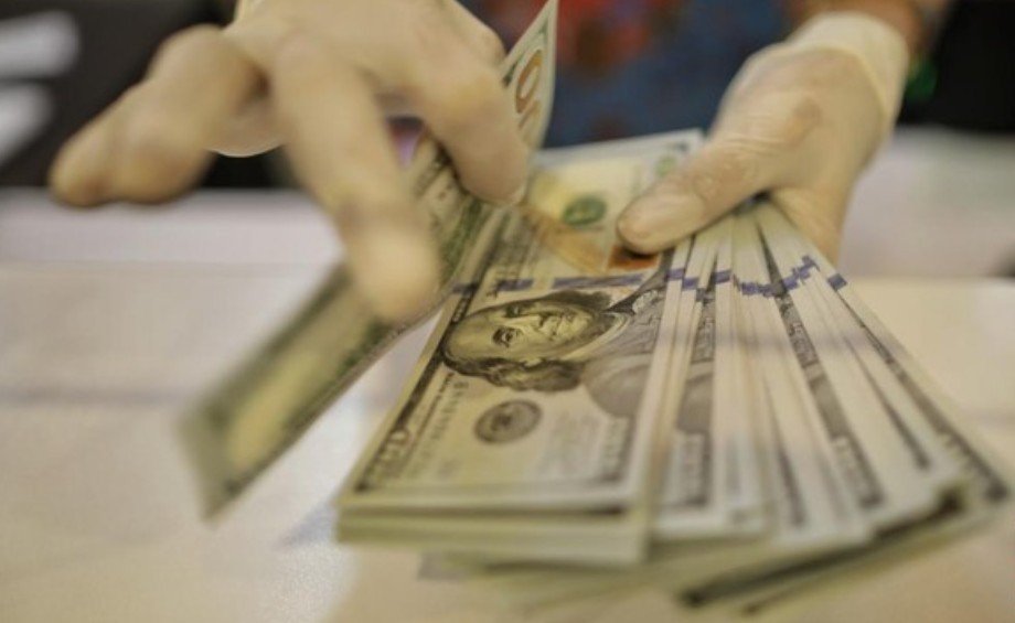 Rupiah Menguat Tipis ke Rp17.992 per Dolar AS, Pelaku Pasar Tunggu Data Cadangan Devisa