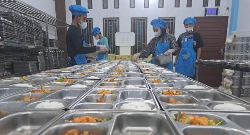 Ribuan Dapur Program MBG Disetop Sementara, Mayoritas Belum Kantongi Sertifikasi