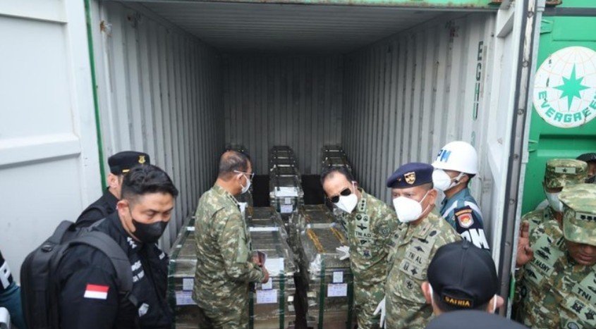 TNI AL Gagalkan Dugaan Penyelundupan 390 Ton Mineral Strategis di Kepri