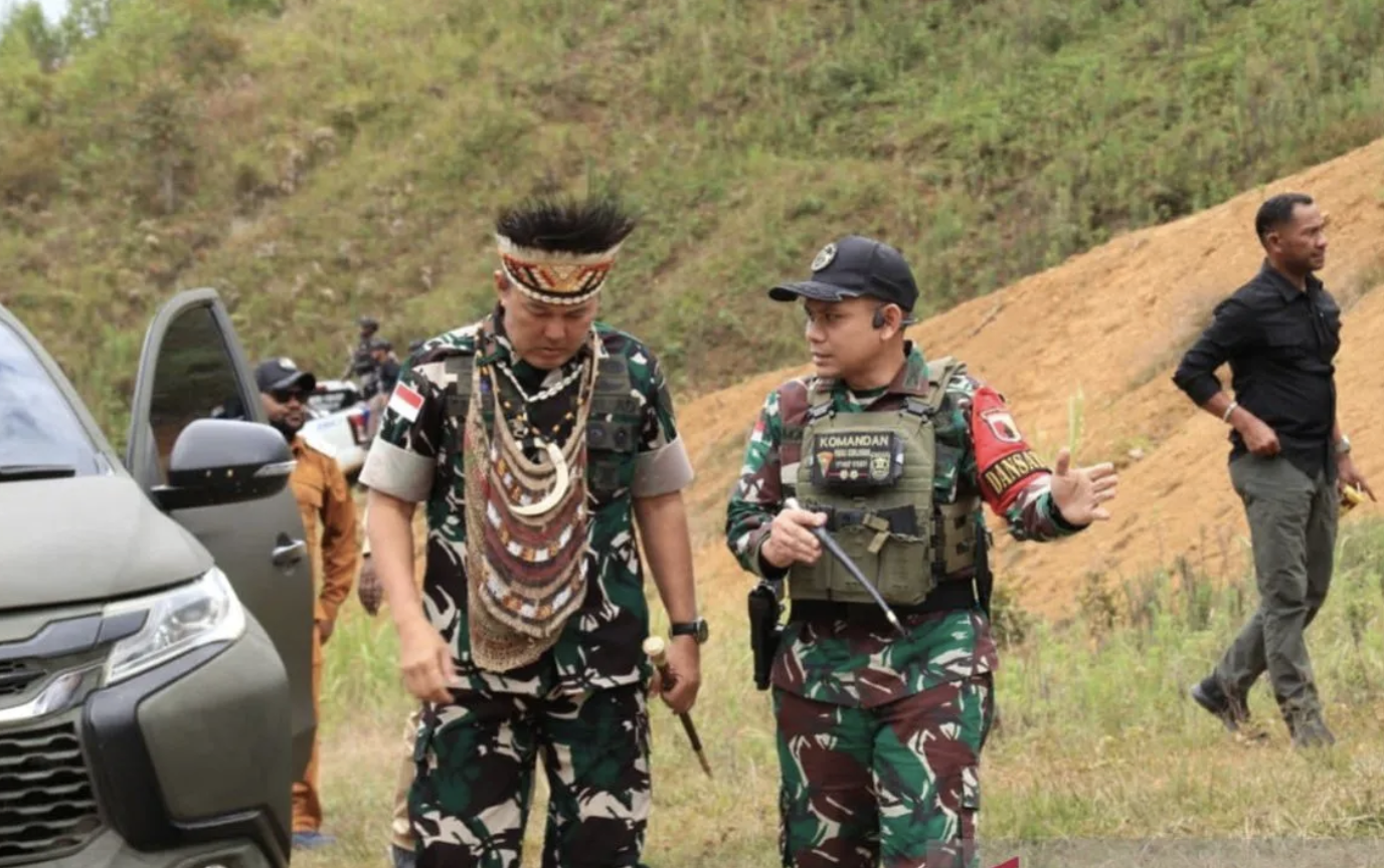 TNI Wujudkan Energi Terbarukan di Papua, Warga Kampung Koka Dapat Akses Listrik