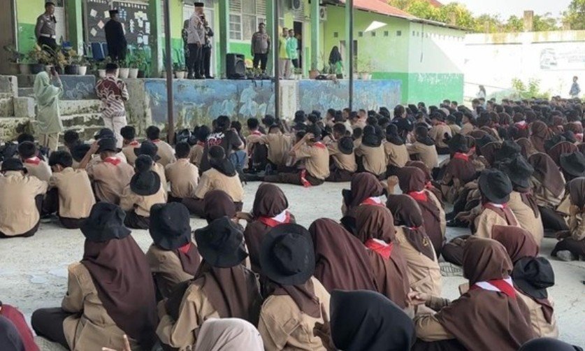 Ketua Komisi X DPR Minta Sekolah Perkuat Sistem Keamanan usai Ledakan Bom Rakitan di MAN 3 Padang