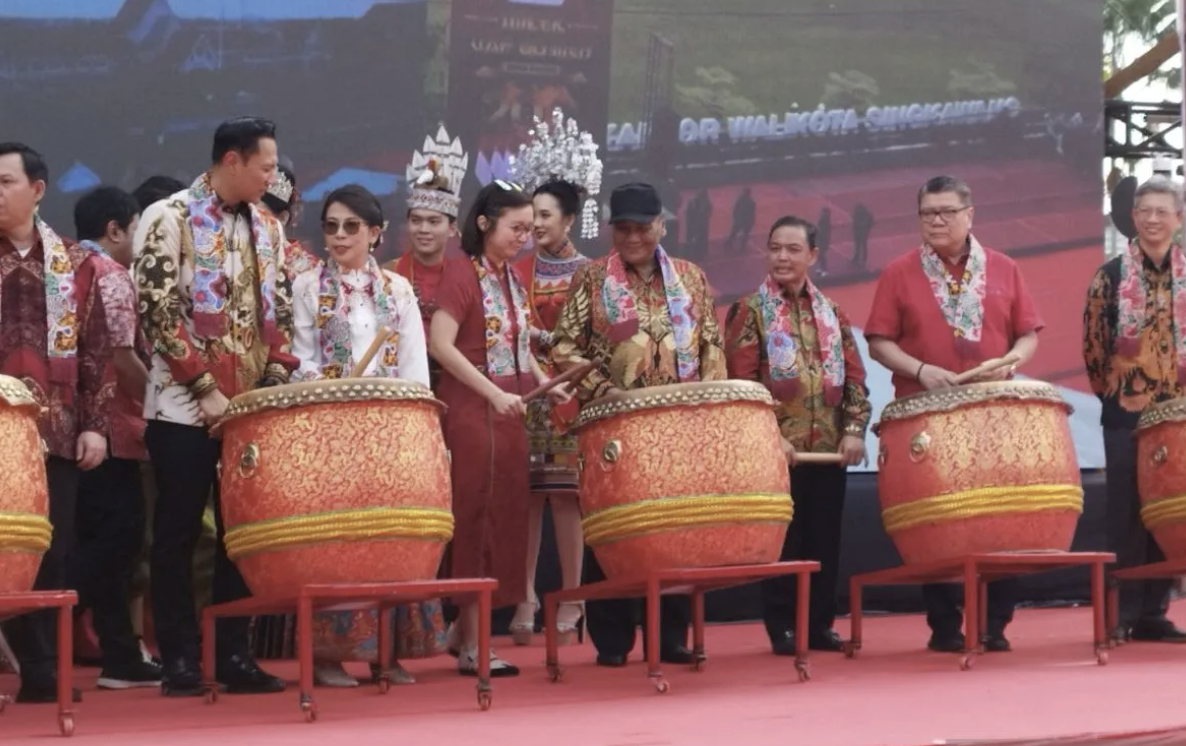 Wakil Ketua MPR: Festival Cap Go Meh Singkawang Cerminkan Toleransi Indonesia