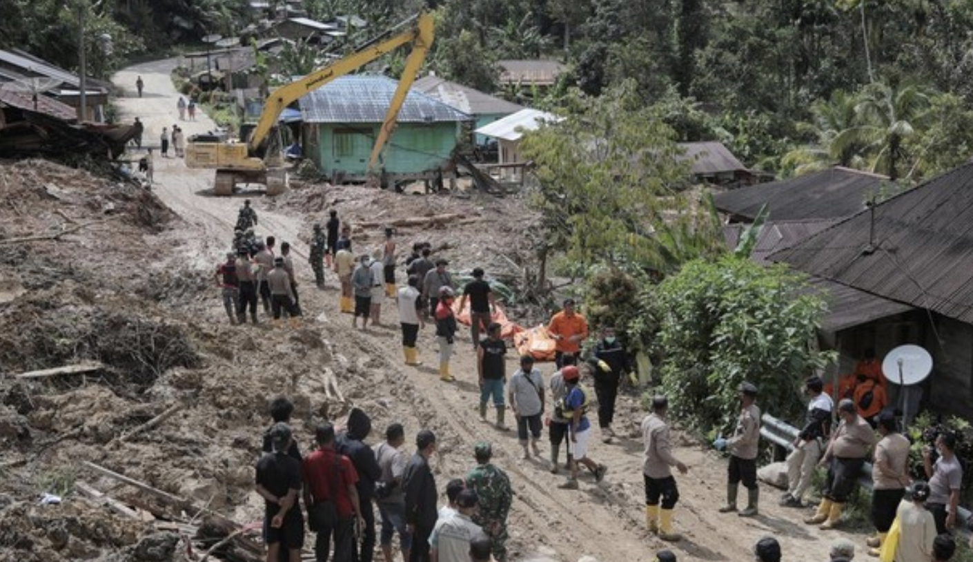 Operasi Kemanusiaan: TNI AD Perkuat Evakuasi dan Logistik Bencana Banjir Sumatera