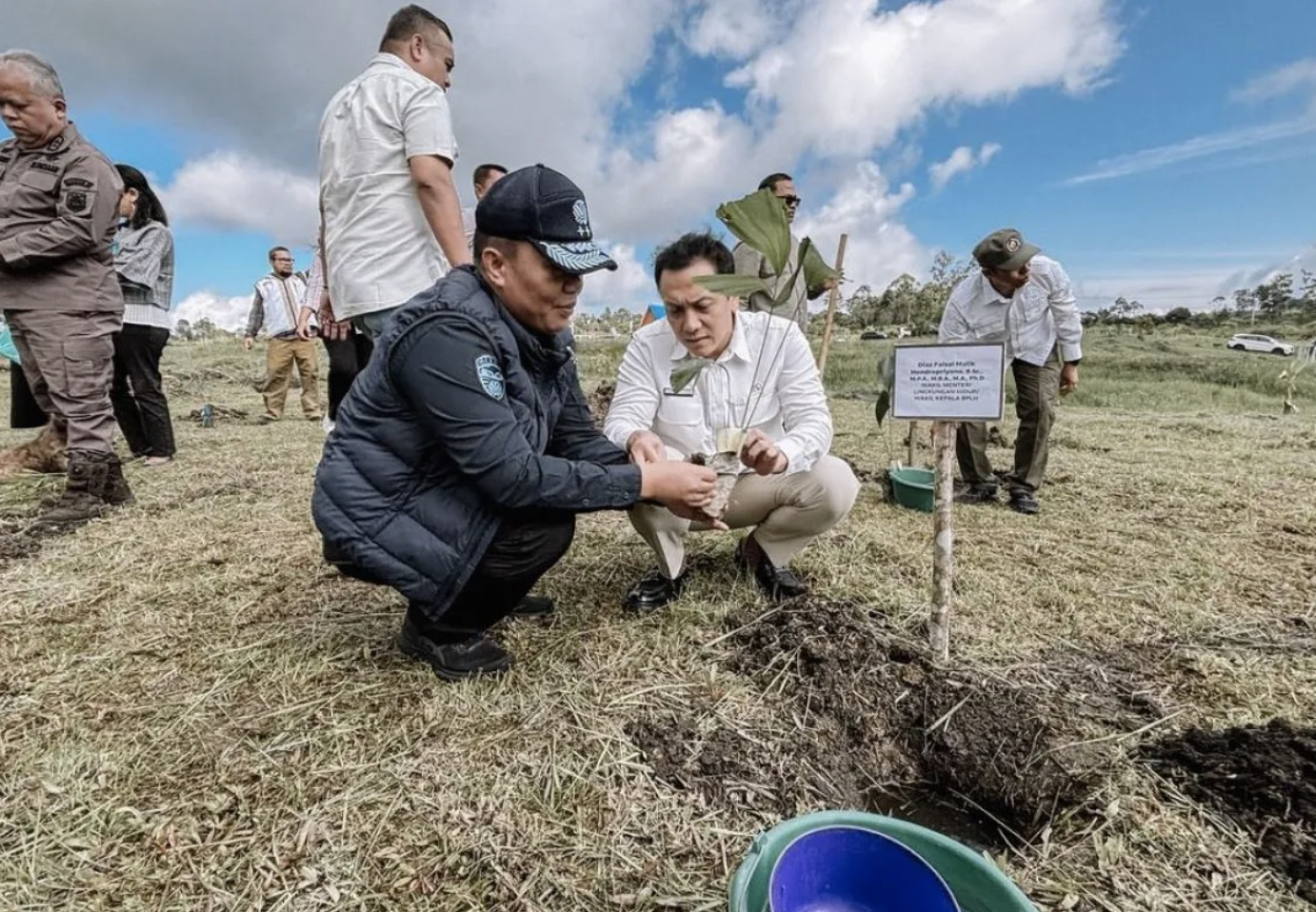 Wamen LH: Menanam Pohon Syarat Mutlak Kelangsungan Hidup Manusia