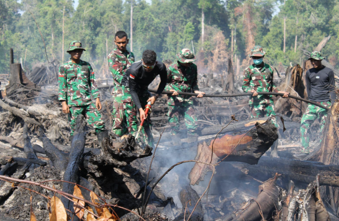 TNI Perkuat Penanganan Karhutla dan Bencana Tuai Apresiasi Publik