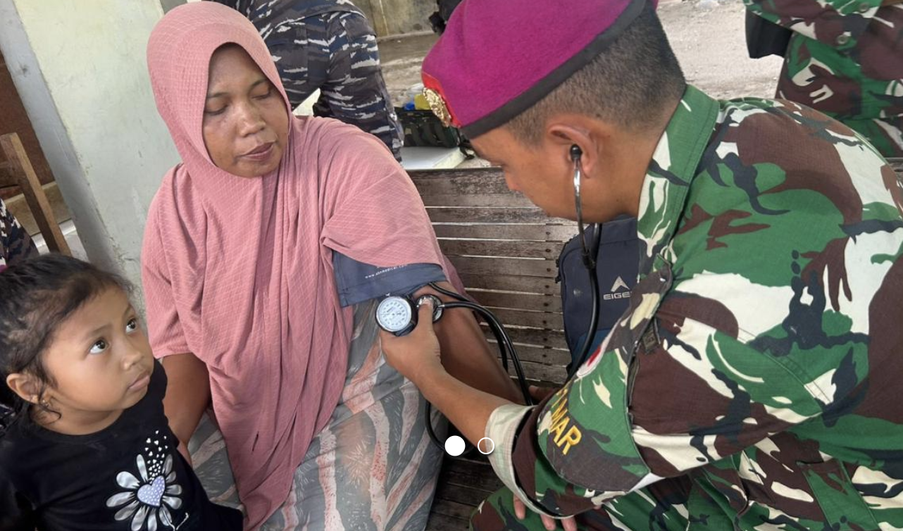 TNI AL Dirikan Posko Kesehatan di Aceh, Layani Pengungsi Banjir 24 Jam